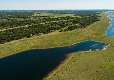 63dada9de46e4c2321afef55_commercial-title-agencies